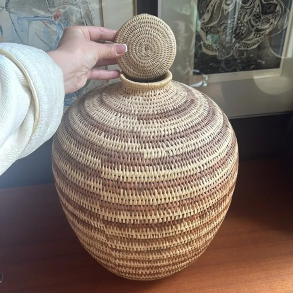 Handcrafted Native American vintage Woven Basket Vase - Picture 5 of 5